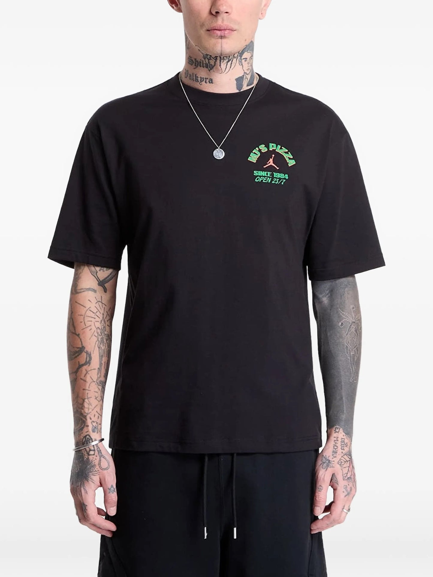 Nike M J Nc Pizza Gfx Ss Crew