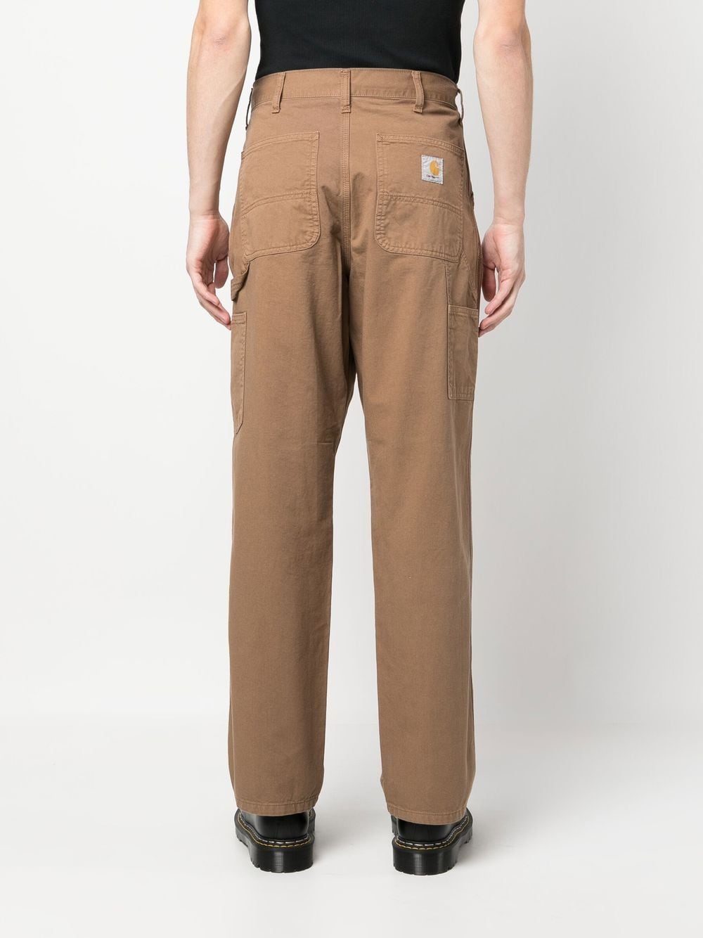 Pantalone con un solo ginocchio